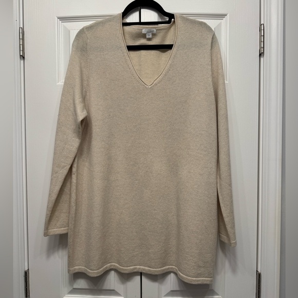 J. Jill Sweaters - J. Jill Size L Soft Beige V-Neck Sweater Tunic